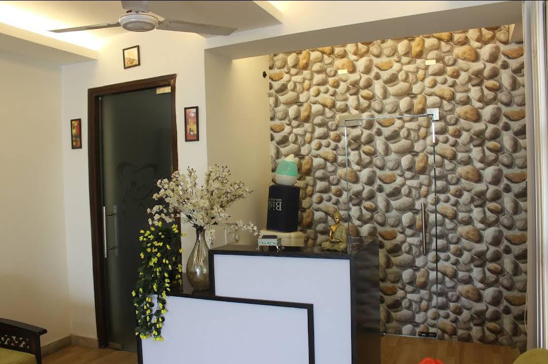 Reception at Keep Smiling Dental, Sector 39, Gurugram