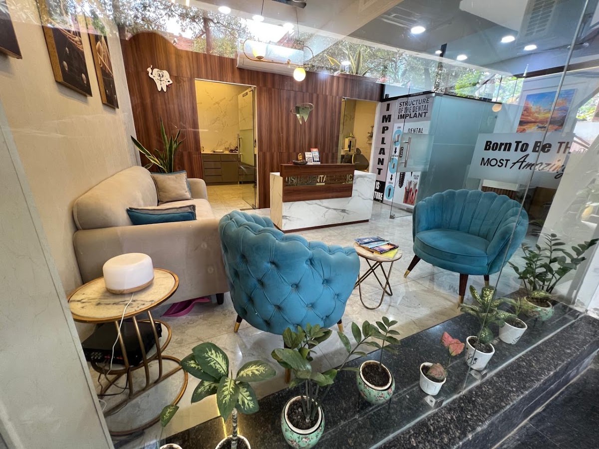 The lounge at Usha Dental Clinic, Sector 15, Gurugram